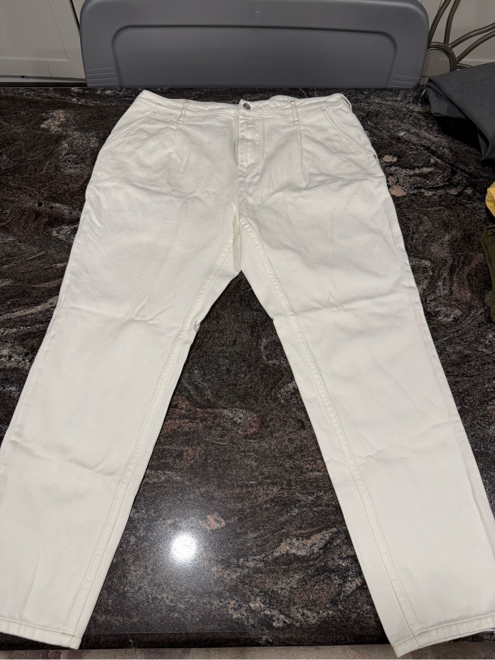 Men's Casual Straight-Leg Jeans in Off-White